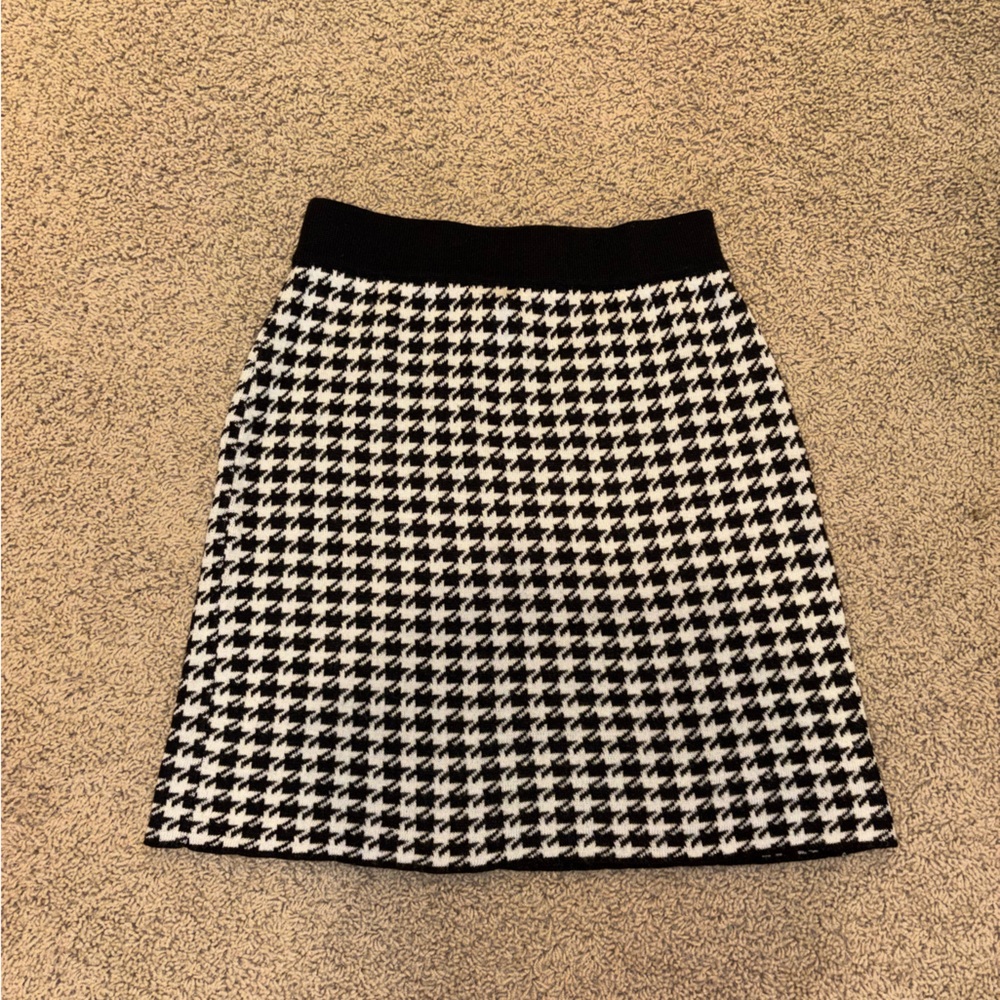 Kenar Black and White A-Line Houndstooth Skirt